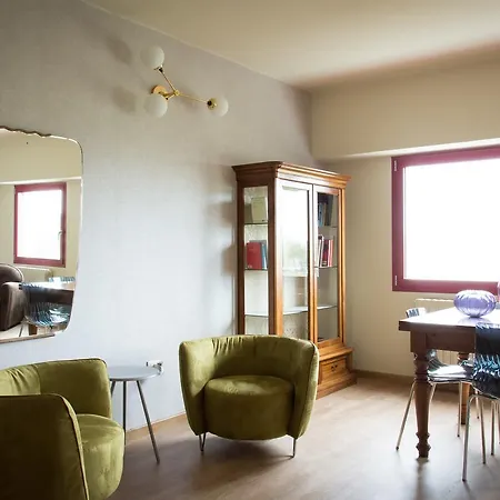 Casa Motus Mens Pensión *